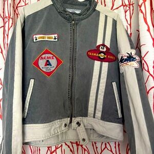 Unique find! Looney Toons Garage ‘90s jacket. No wear, stains or flaws.